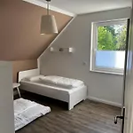 Hochwertiges Haus Mit Garten Mit Guter Anbindung *